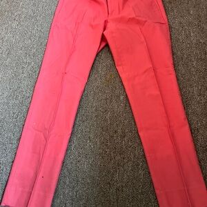 Nice colour trouser easy to style with your likings